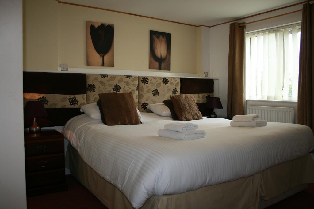 The Leaking Well Bed & Breakfast Dunhampton Ngoại thất bức ảnh